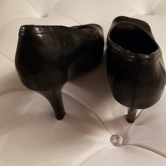 Aerosoles size 9 open-toed 3.5 inch black pump - Picture 3 of 5